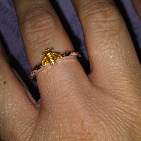 Bee ring - Picture 2 of 4